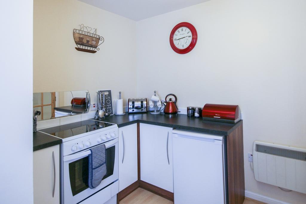 4 Varis Apartments Форрес Экстерьер фото